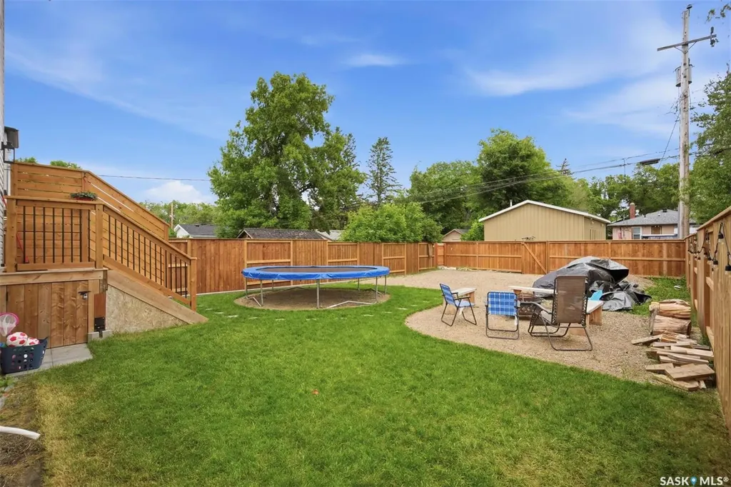 1532 D Avenue N Saskatoon SK S7L 1P6