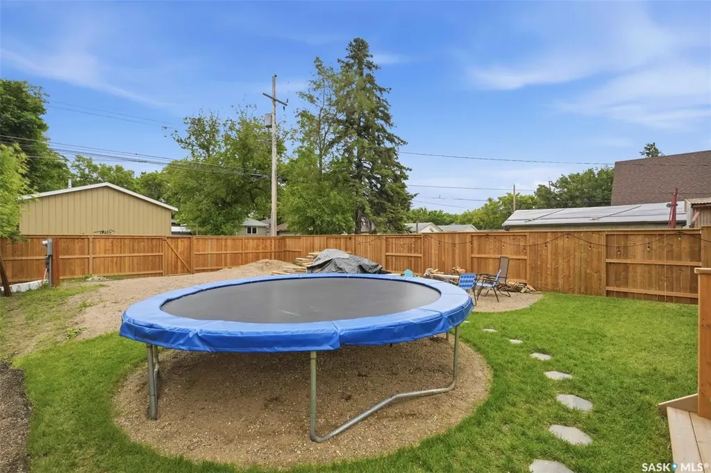 1532 D Avenue N Saskatoon SK S7L 1P6