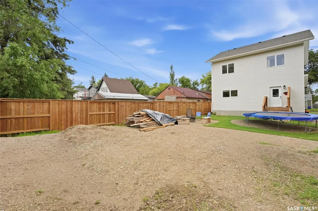 1532 D Avenue N Saskatoon SK S7L 1P6