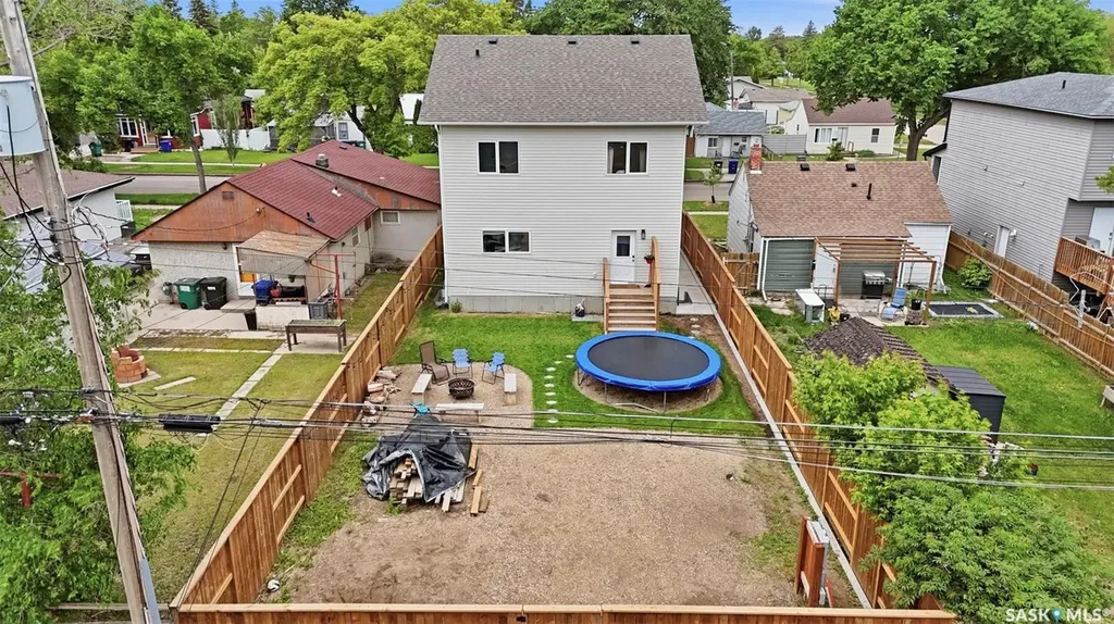 1532 D Avenue N Saskatoon SK S7L 1P6