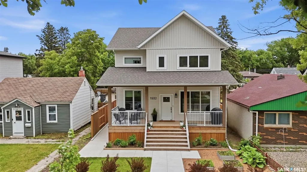 1532 D Avenue N Saskatoon SK S7L 1P6