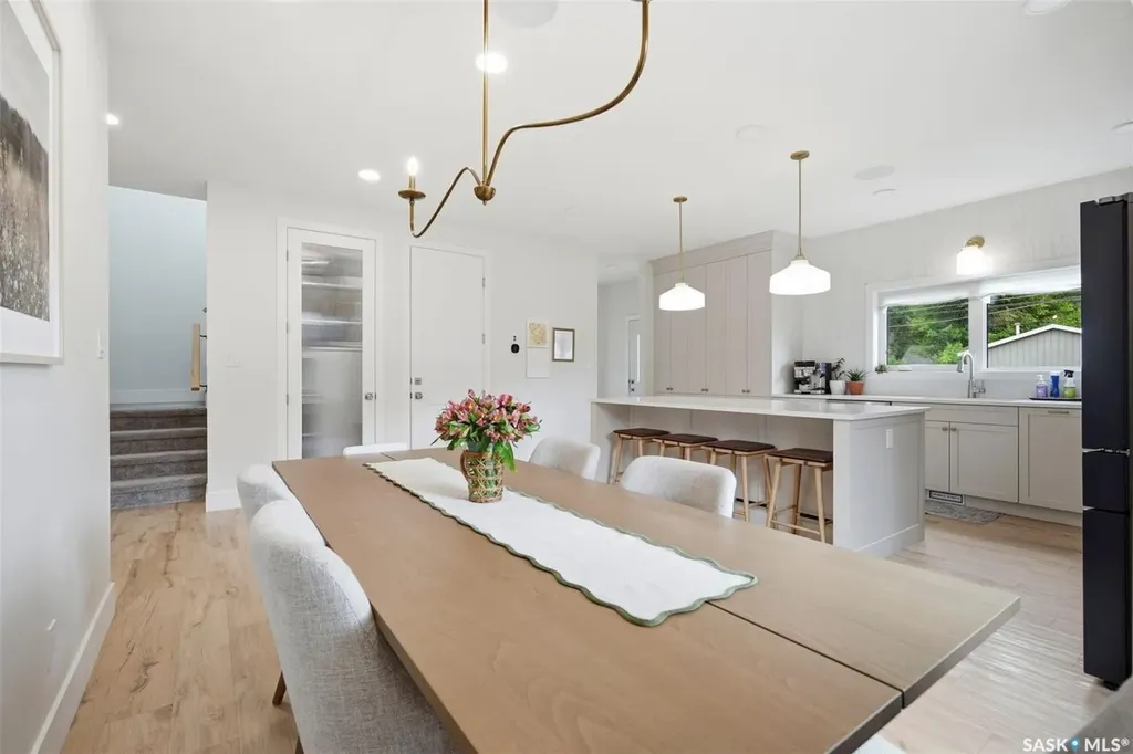1532 D Avenue N Saskatoon SK S7L 1P6