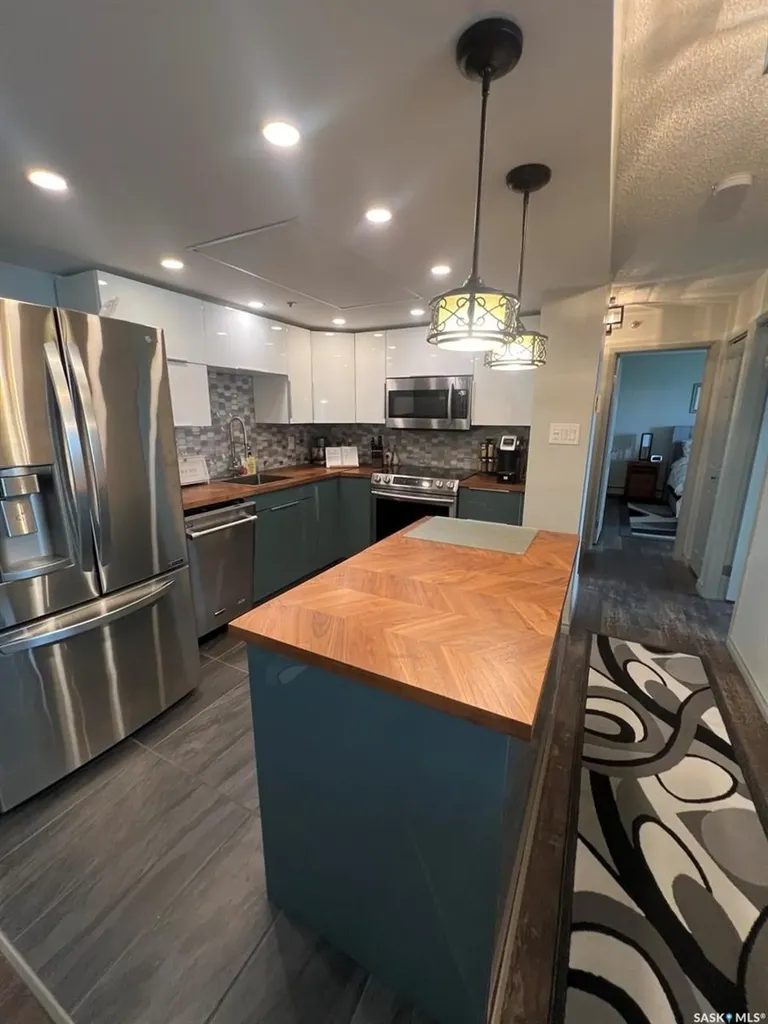 311 6th Avenue N Saskatoon SK S7K 7A9