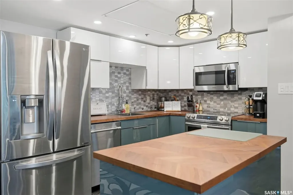 311 6th Avenue N Saskatoon SK S7K 7A9