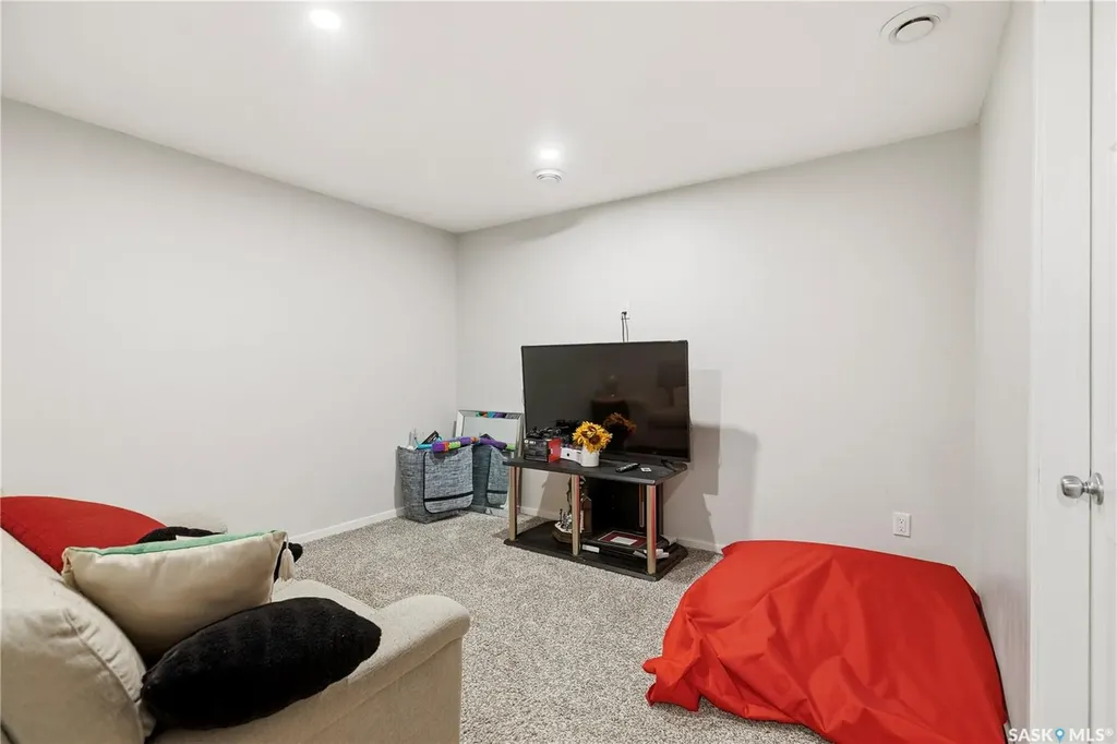 2715 Narcisse Drive Regina SK S4X 0P8