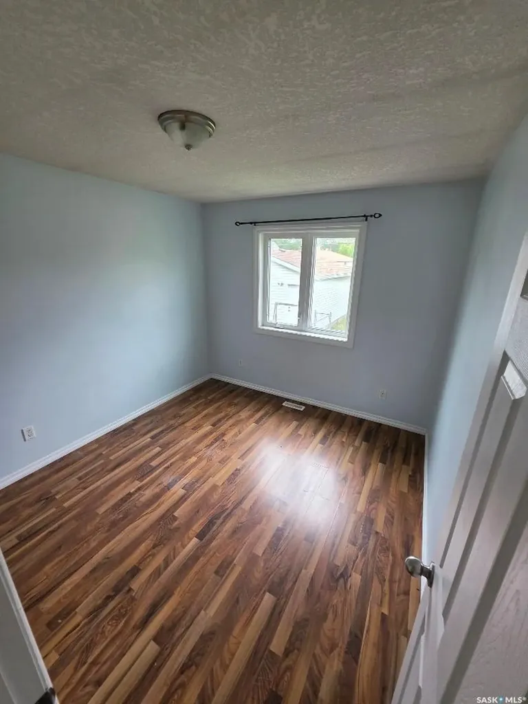 706 Rae Street Regina SK S4T 2A9