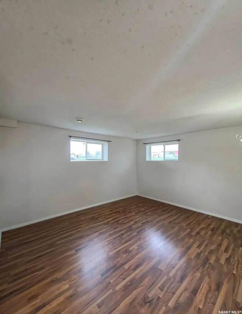 706 Rae Street Regina SK S4T 2A9