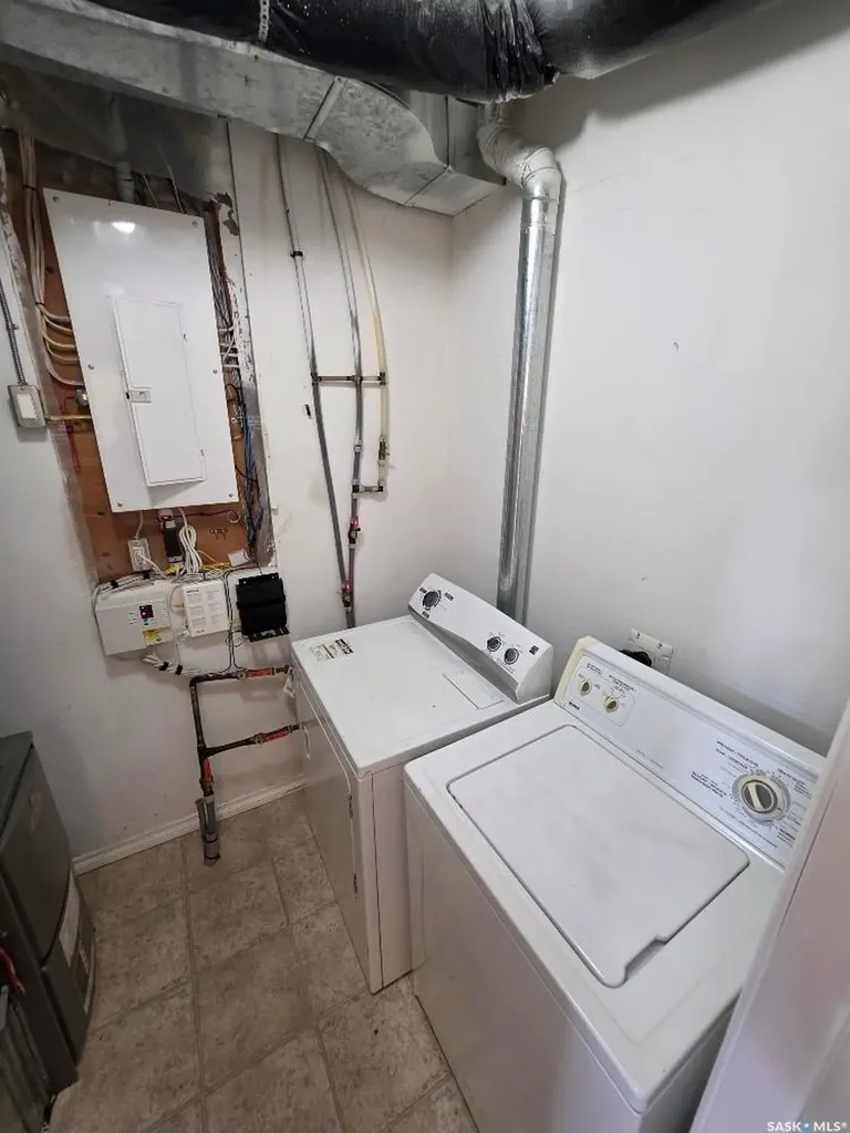 706 Rae Street Regina SK S4T 2A9