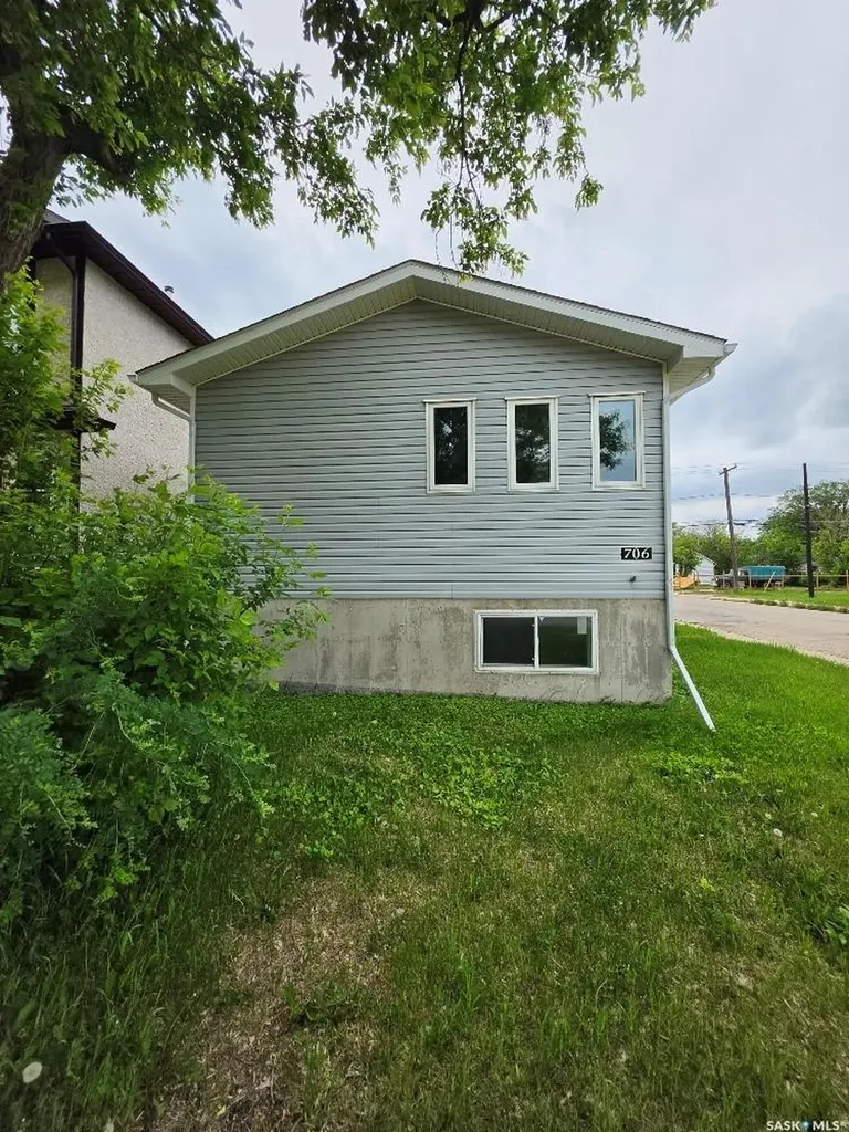 706 Rae Street Regina SK S4T 2A9