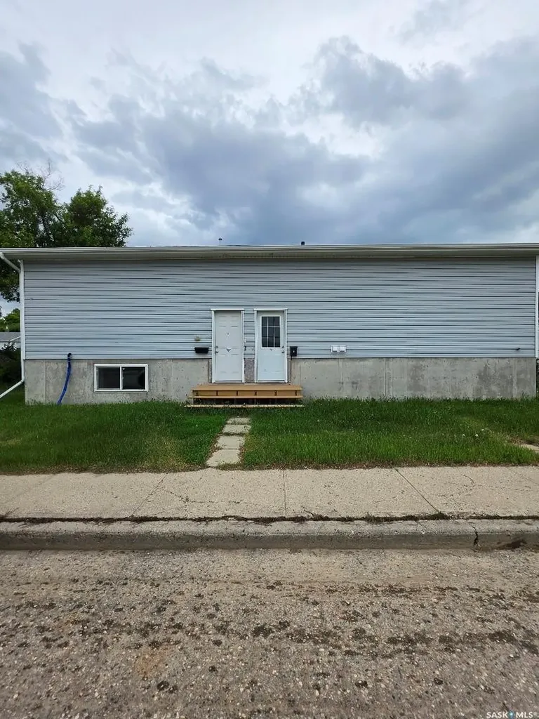 706 Rae Street Regina SK S4T 2A9