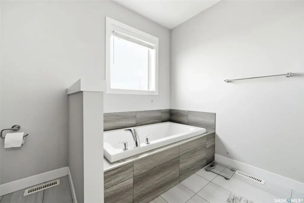 7944 Barley Crescent Regina SK S4Y 0E6
