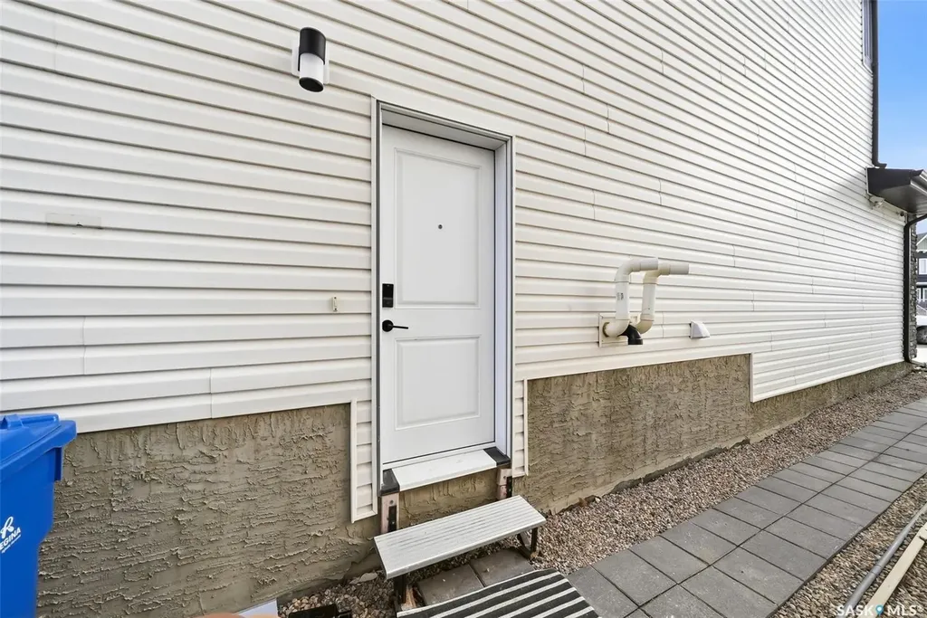 7944 Barley Crescent Regina SK S4Y 0E6
