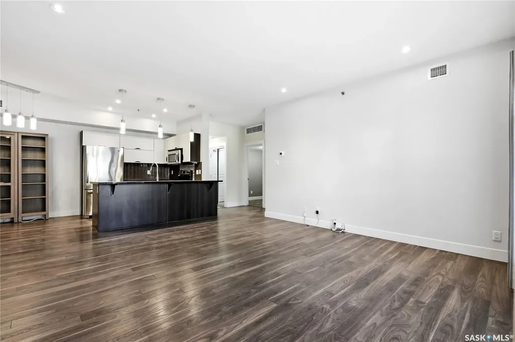 721 8th Street Saskatoon SK S7H 0R4