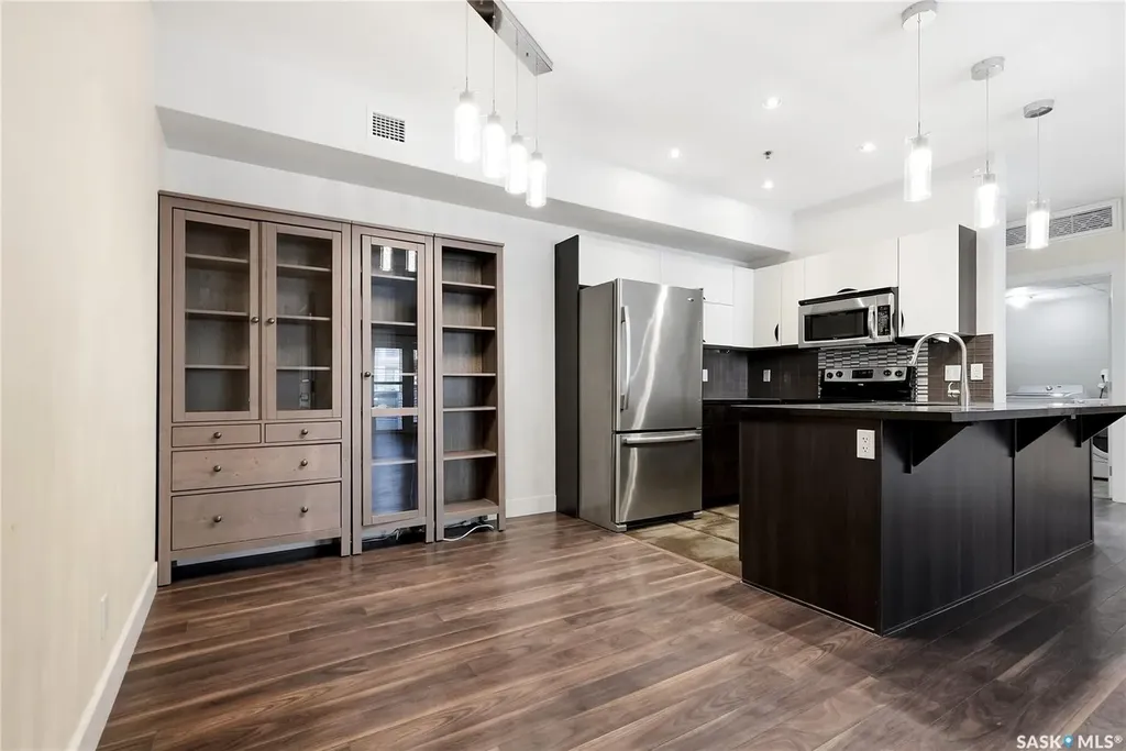721 8th Street Saskatoon SK S7H 0R4