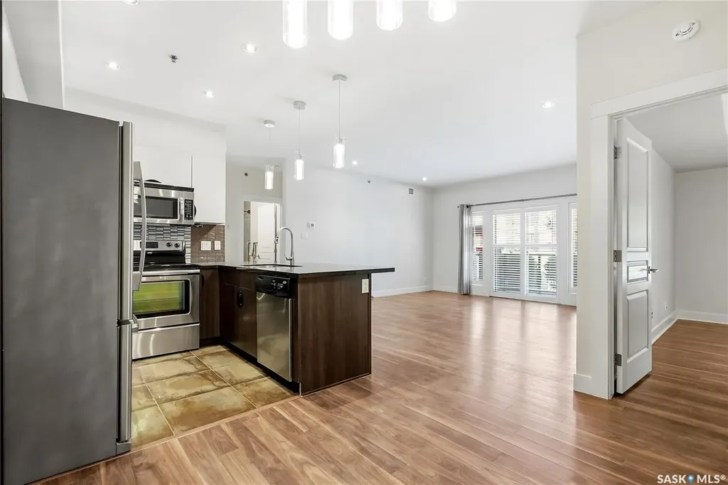 721 8th Street Saskatoon SK S7H 0R4