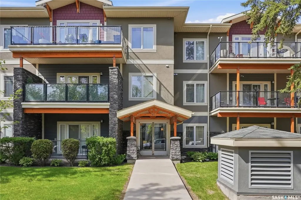 721 8th Street Saskatoon SK S7H 0R4