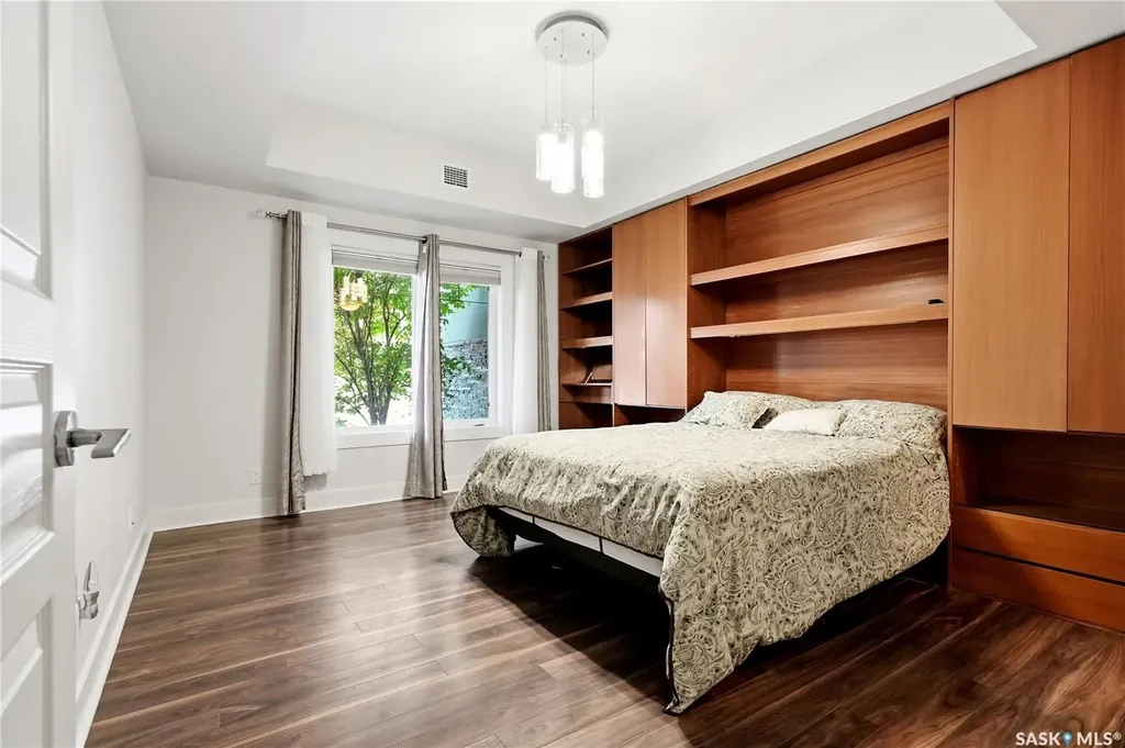 721 8th Street Saskatoon SK S7H 0R4