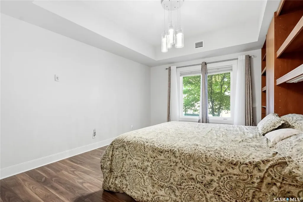 721 8th Street Saskatoon SK S7H 0R4