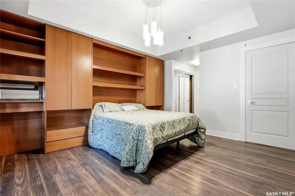 721 8th Street Saskatoon SK S7H 0R4