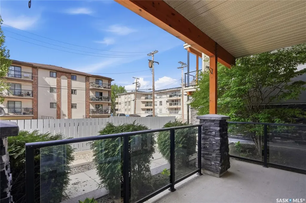721 8th Street Saskatoon SK S7H 0R4