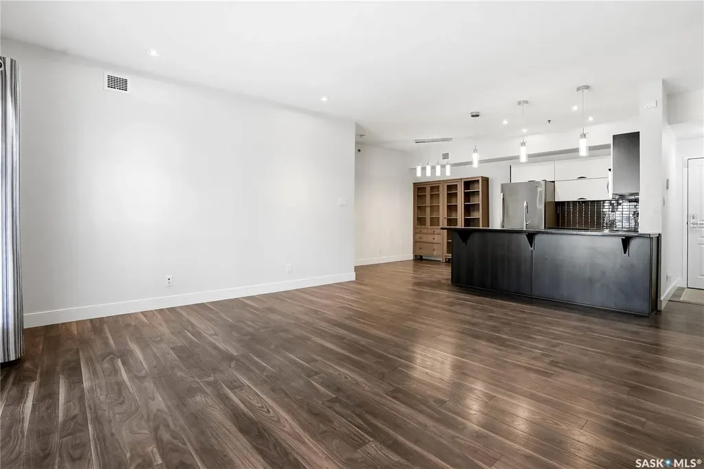 721 8th Street Saskatoon SK S7H 0R4