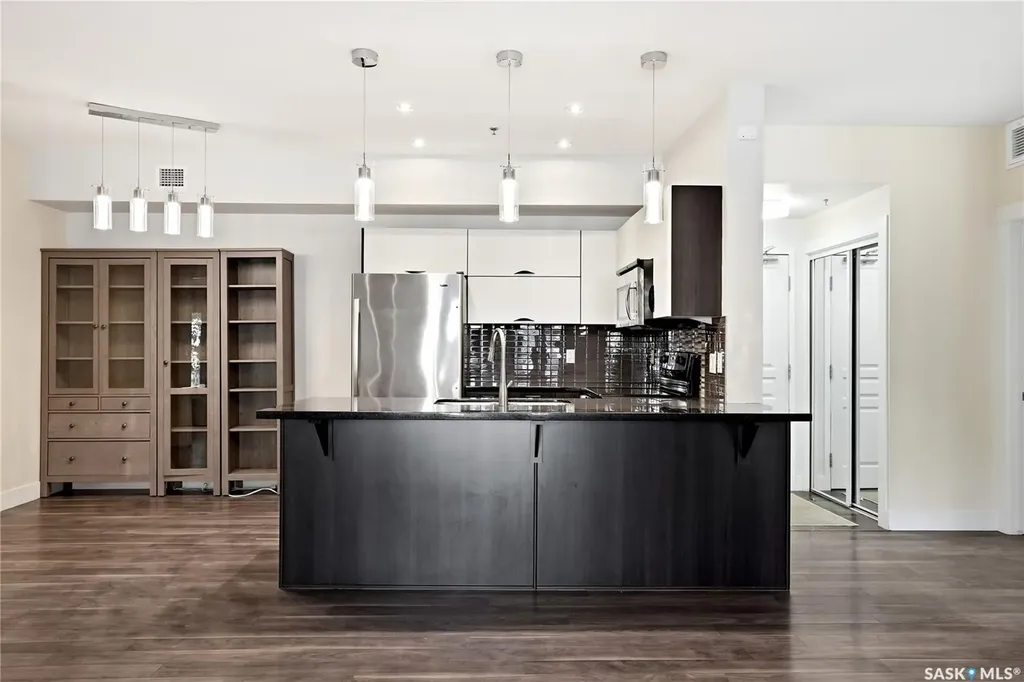 721 8th Street Saskatoon SK S7H 0R4