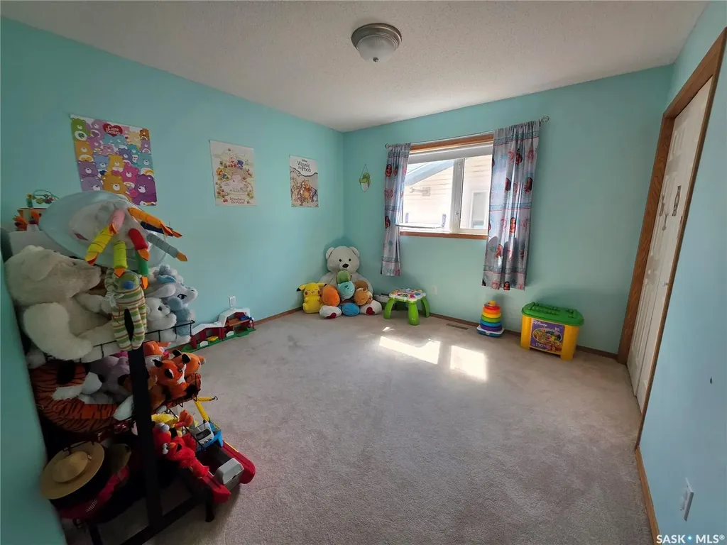 705 Sun Valley Drive Estevan SK S4A 2R1