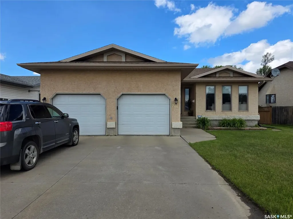 705 Sun Valley Drive Estevan SK S4A 2R1