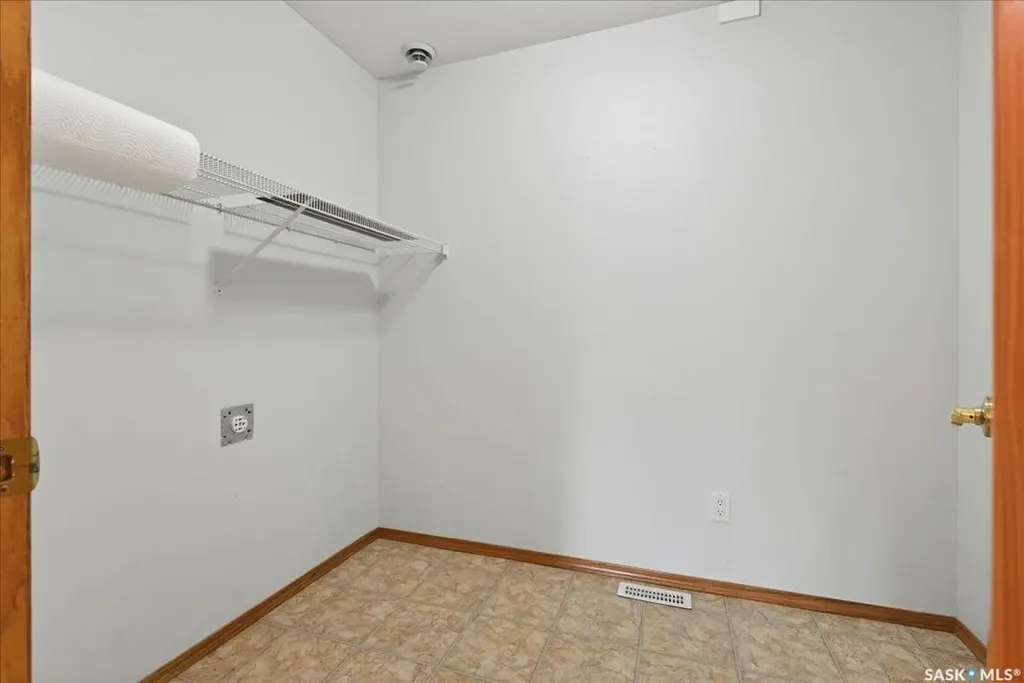 6 Lorne Place Regina SK S4R 8B3