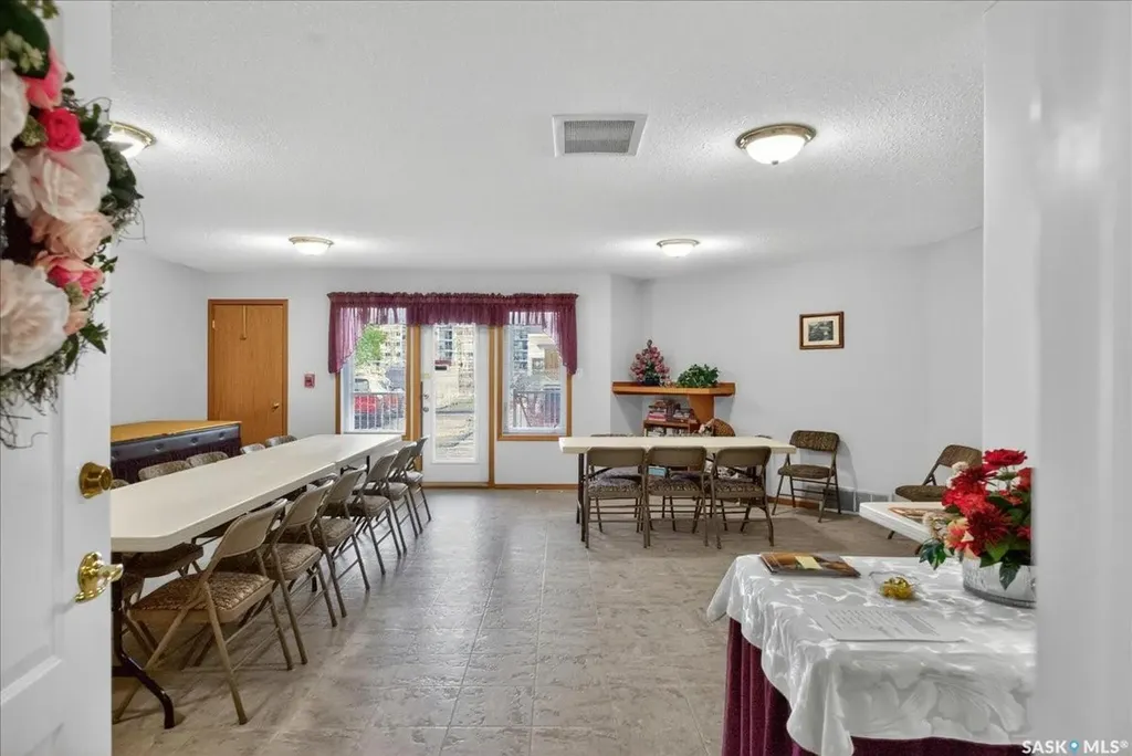 6 Lorne Place Regina SK S4R 8B3
