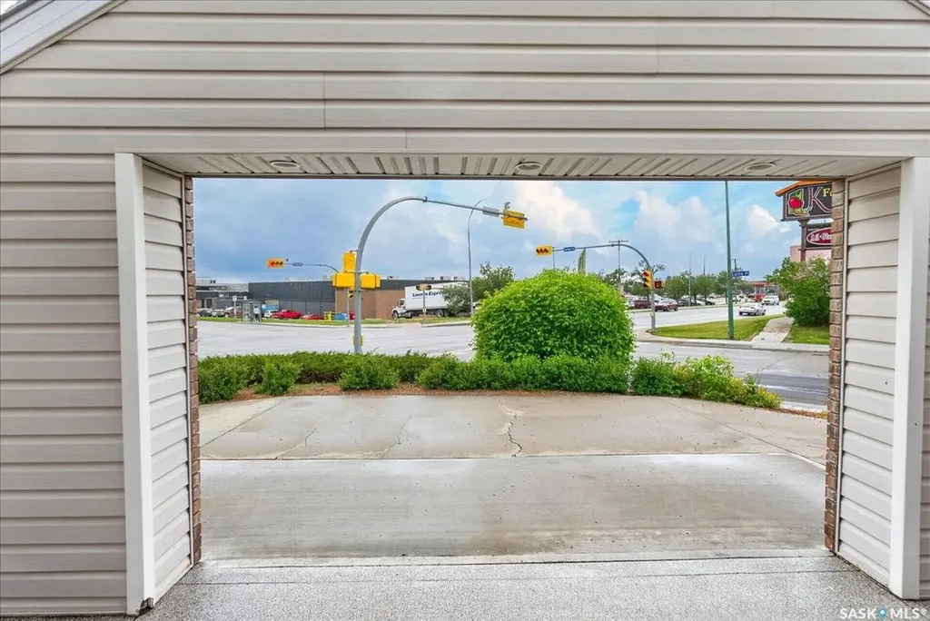 6 Lorne Place Regina SK S4R 8B3