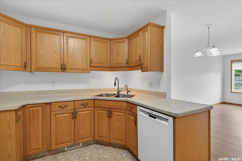 6 Lorne Place Regina SK S4R 8B3