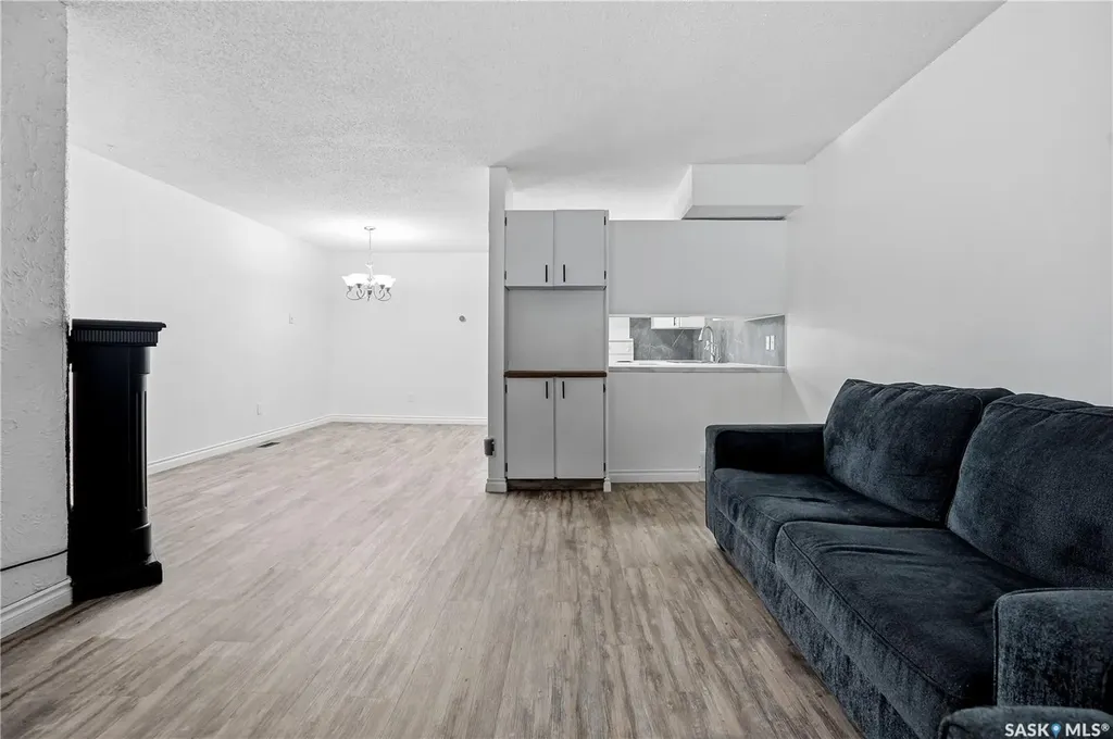 6906 Blakeney Drive Regina SK S4X 2N5