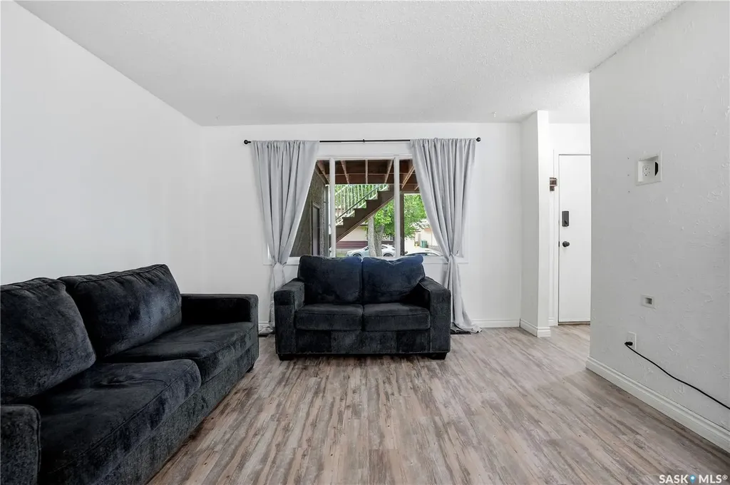 6906 Blakeney Drive Regina SK S4X 2N5
