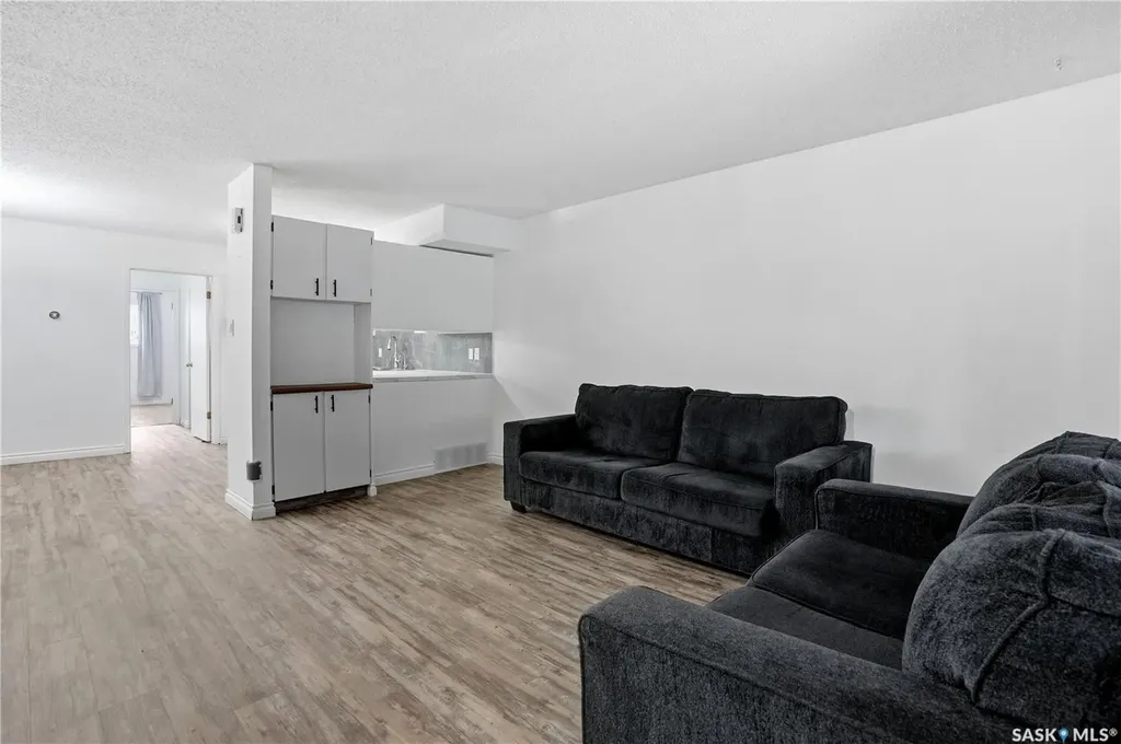 6906 Blakeney Drive Regina SK S4X 2N5