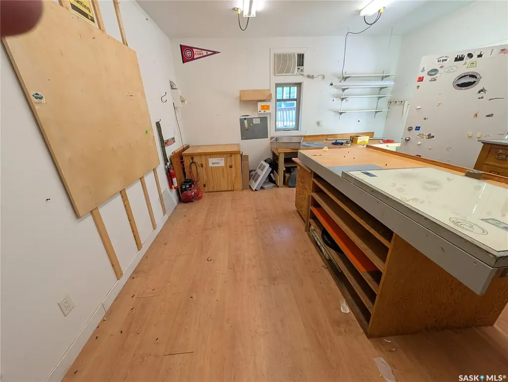 2029 Elphinstone Street Regina SK S4T 3N5