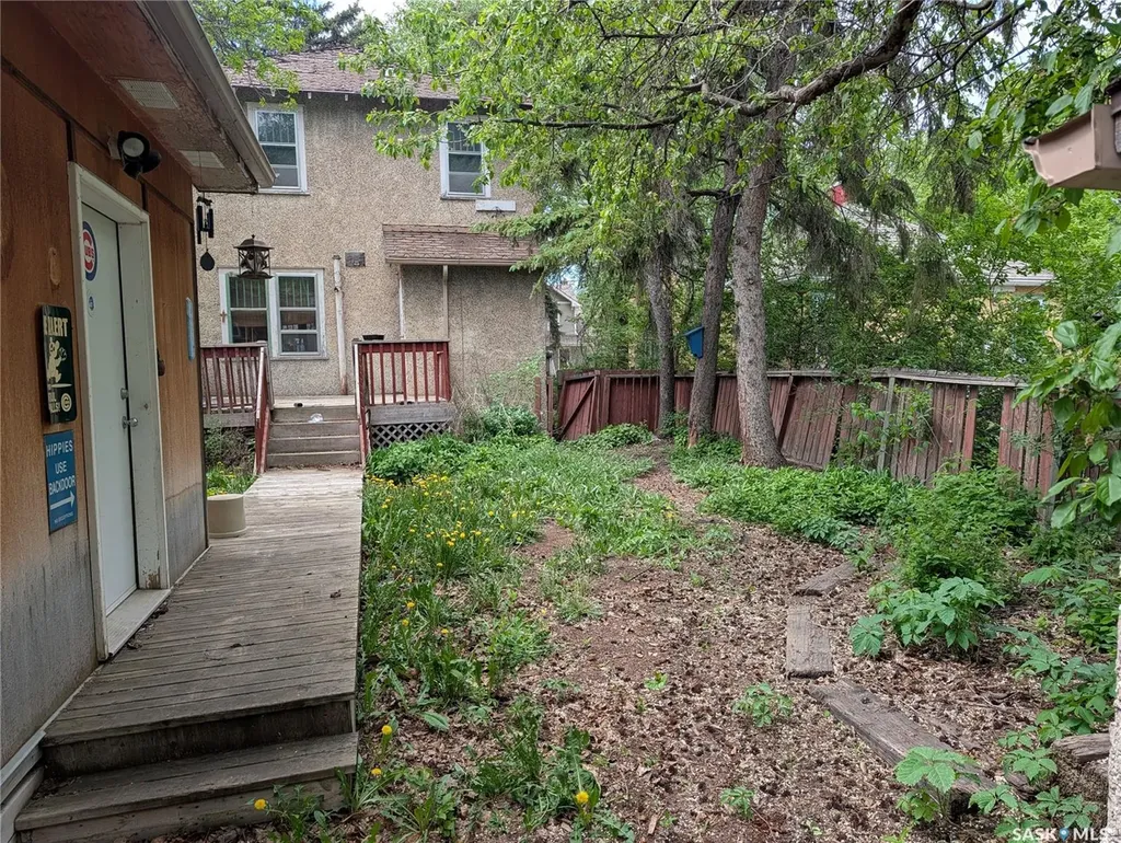 2029 Elphinstone Street Regina SK S4T 3N5