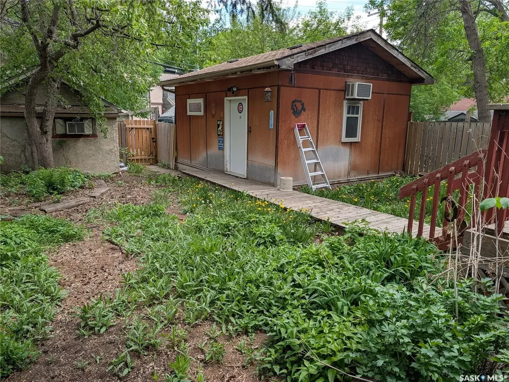 2029 Elphinstone Street Regina SK S4T 3N5