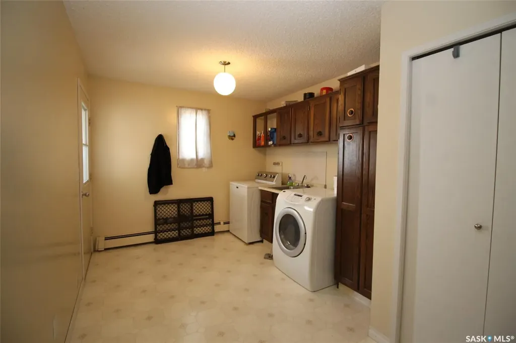 595 9th Street W Shaunavon SK S0N 2M0