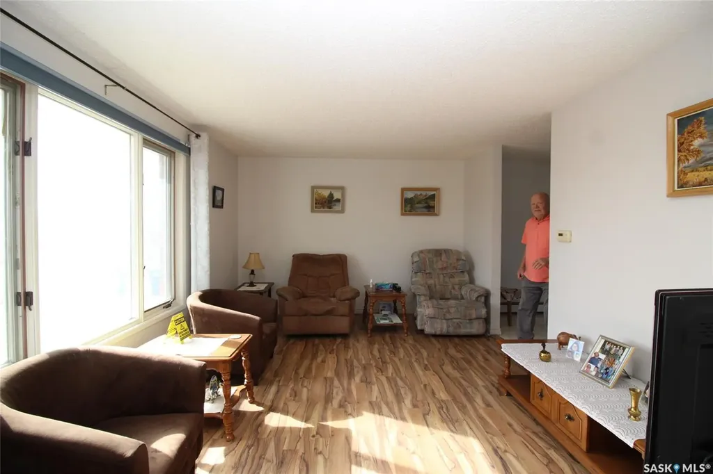 595 9th Street W Shaunavon SK S0N 2M0
