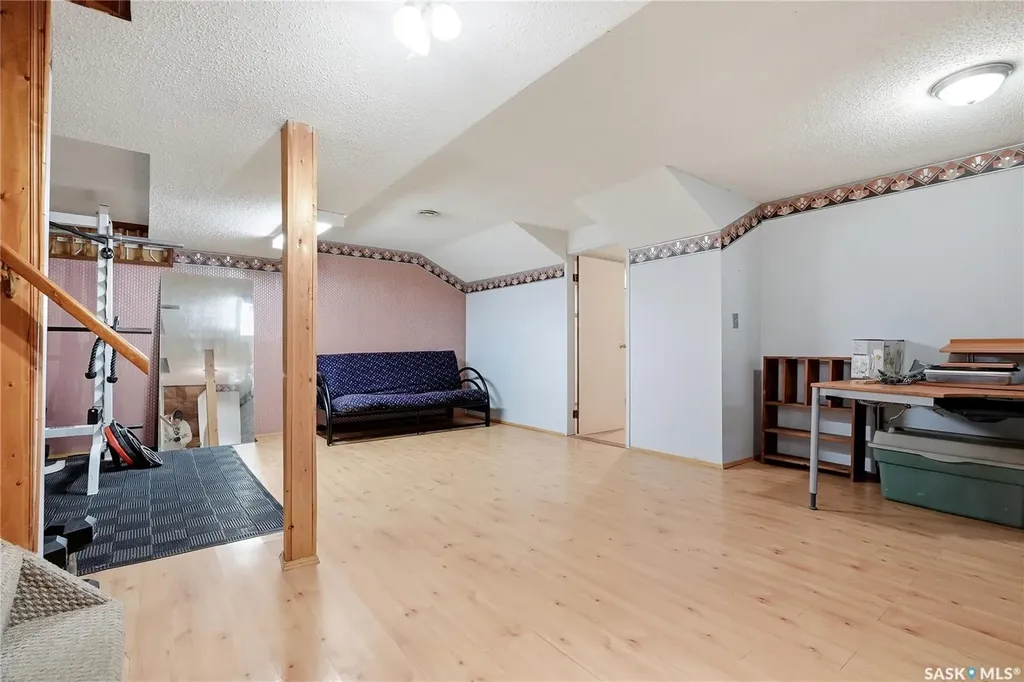 131 Nokomis Crescent Saskatoon SK S7K 5O9