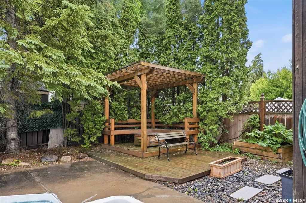 131 Nokomis Crescent Saskatoon SK S7K 5O9