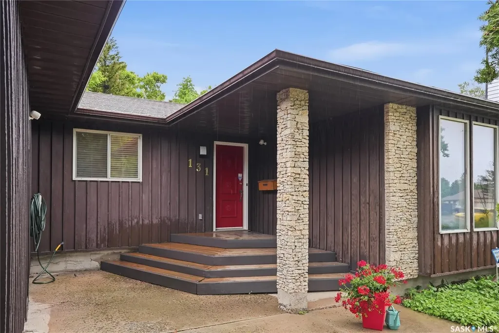 131 Nokomis Crescent Saskatoon SK S7K 5O9
