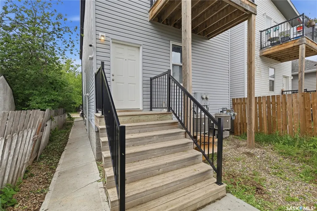 1931 Connaught Street Regina SK S4T 4T6