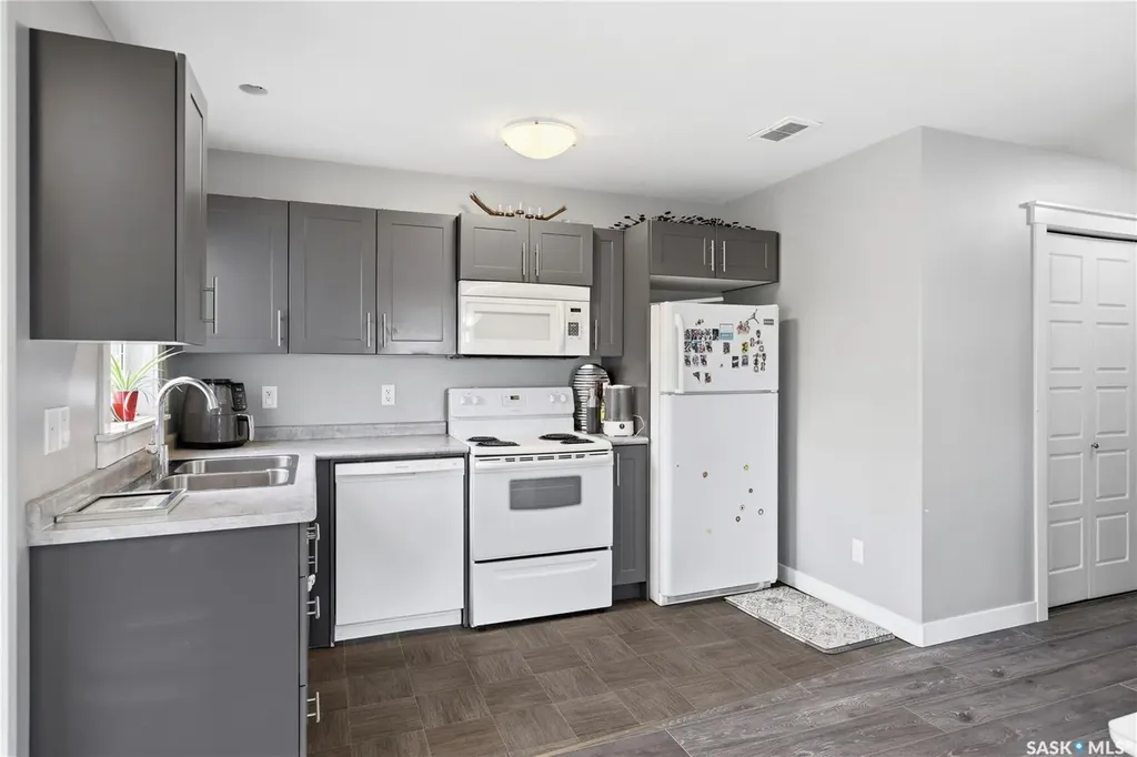 1931 Connaught Street Regina SK S4T 4T6