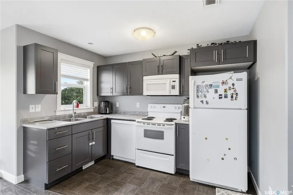 1931 Connaught Street Regina SK S4T 4T6