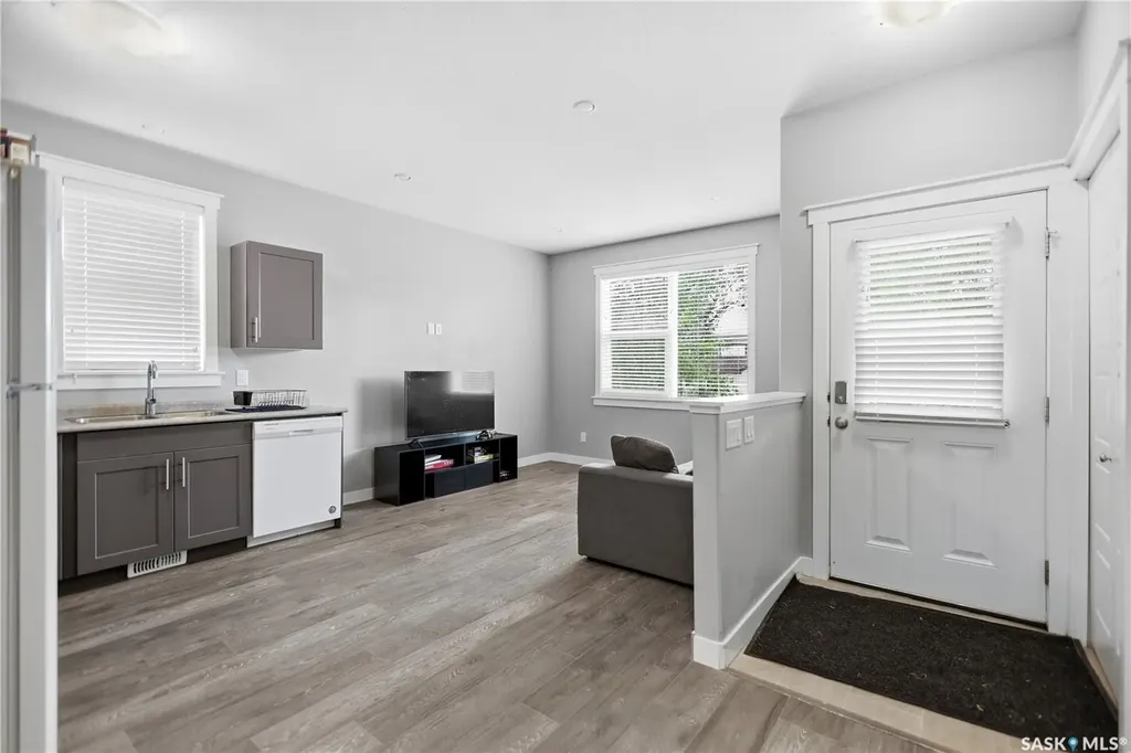 1931 Connaught Street Regina SK S4T 4T6