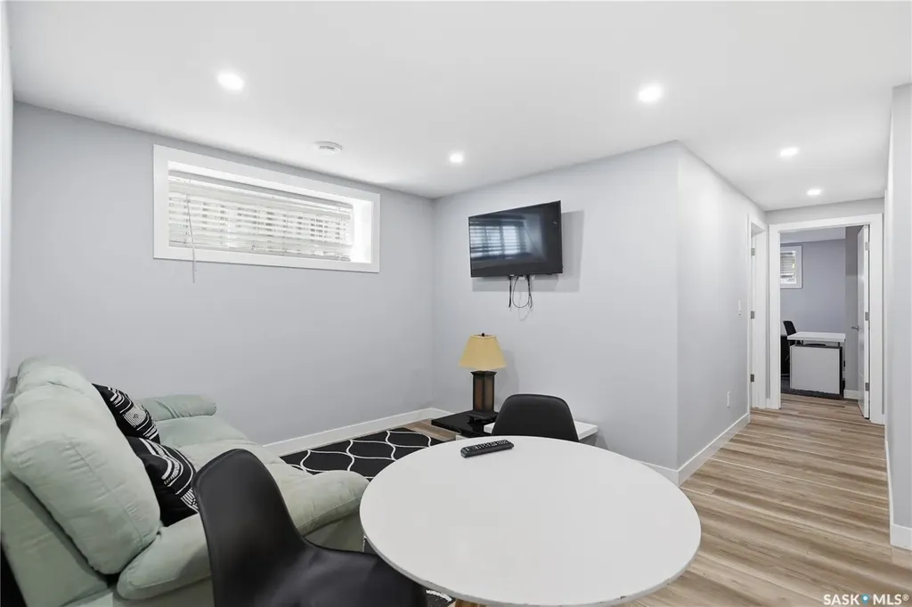 1931 Connaught Street Regina SK S4T 4T6