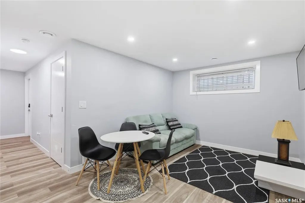 1931 Connaught Street Regina SK S4T 4T6