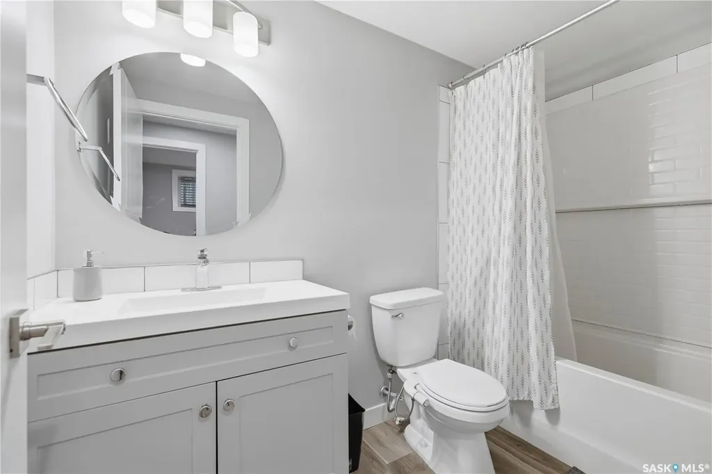 1931 Connaught Street Regina SK S4T 4T6